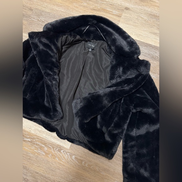 Black Faux Fur crop Jacket - Picture 5 of 5